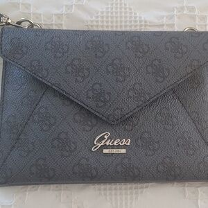 *Like New* Guess Crossbody Clutch Bag